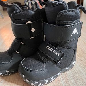Burton grom snowboarding boots